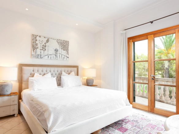 Guest room of Villa Blanes in Mallorca.