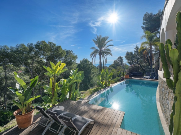 Pool of Villa Blanes in Mallorca.