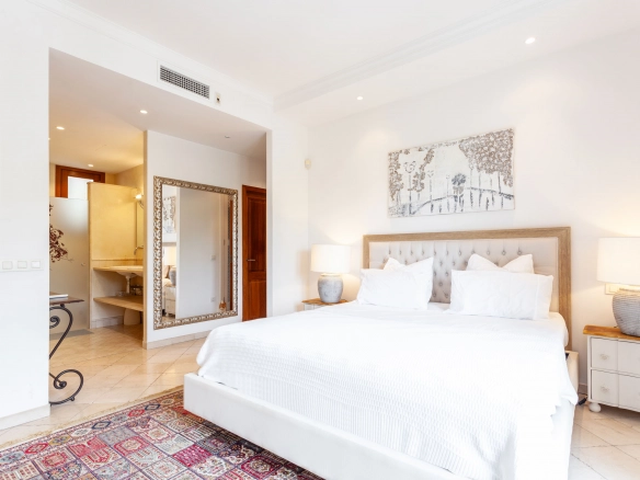Guest bedroom of Villa Blanes in Mallorca.
