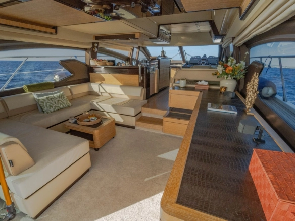 Charter yacht Azimut 64 Not Dead Yet interior lounge.