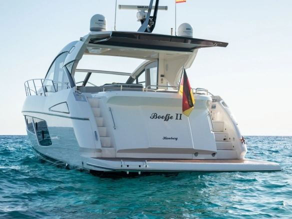 Charter yacht Sunseeker Predator 57 Boefje II stern.
