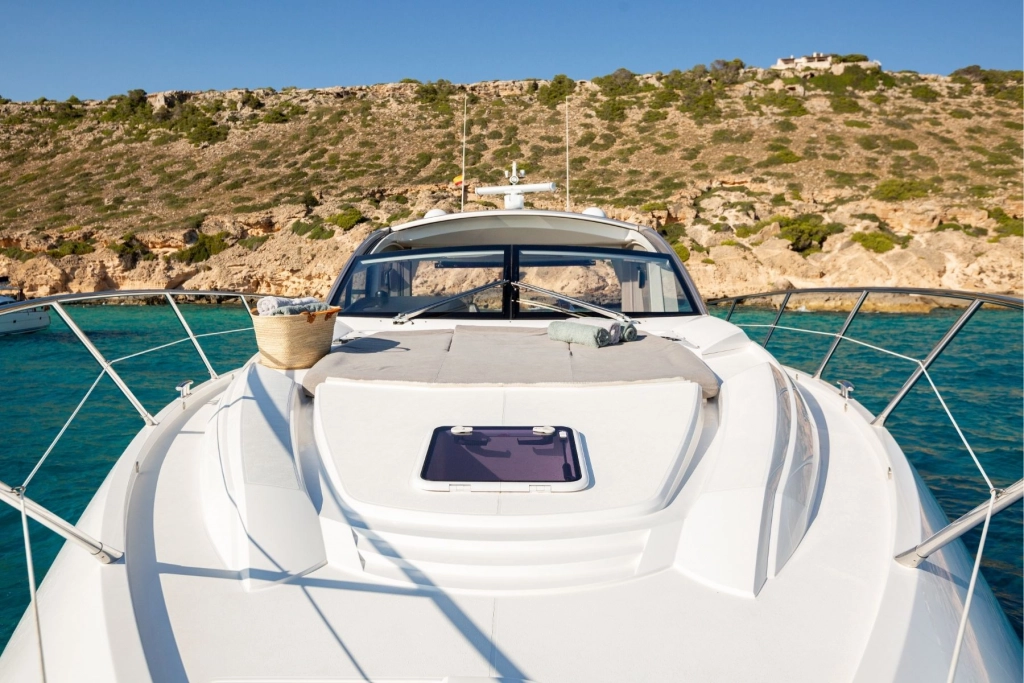 Charter yacht Sunseeker Predator 57 Boefje II bow.