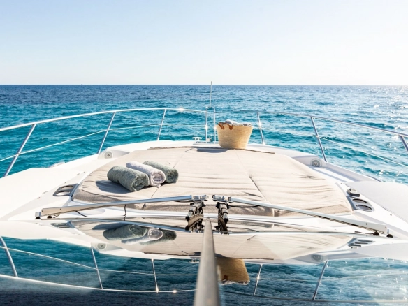 Charter yacht Sunseeker Predator 57 Boefje II bow.