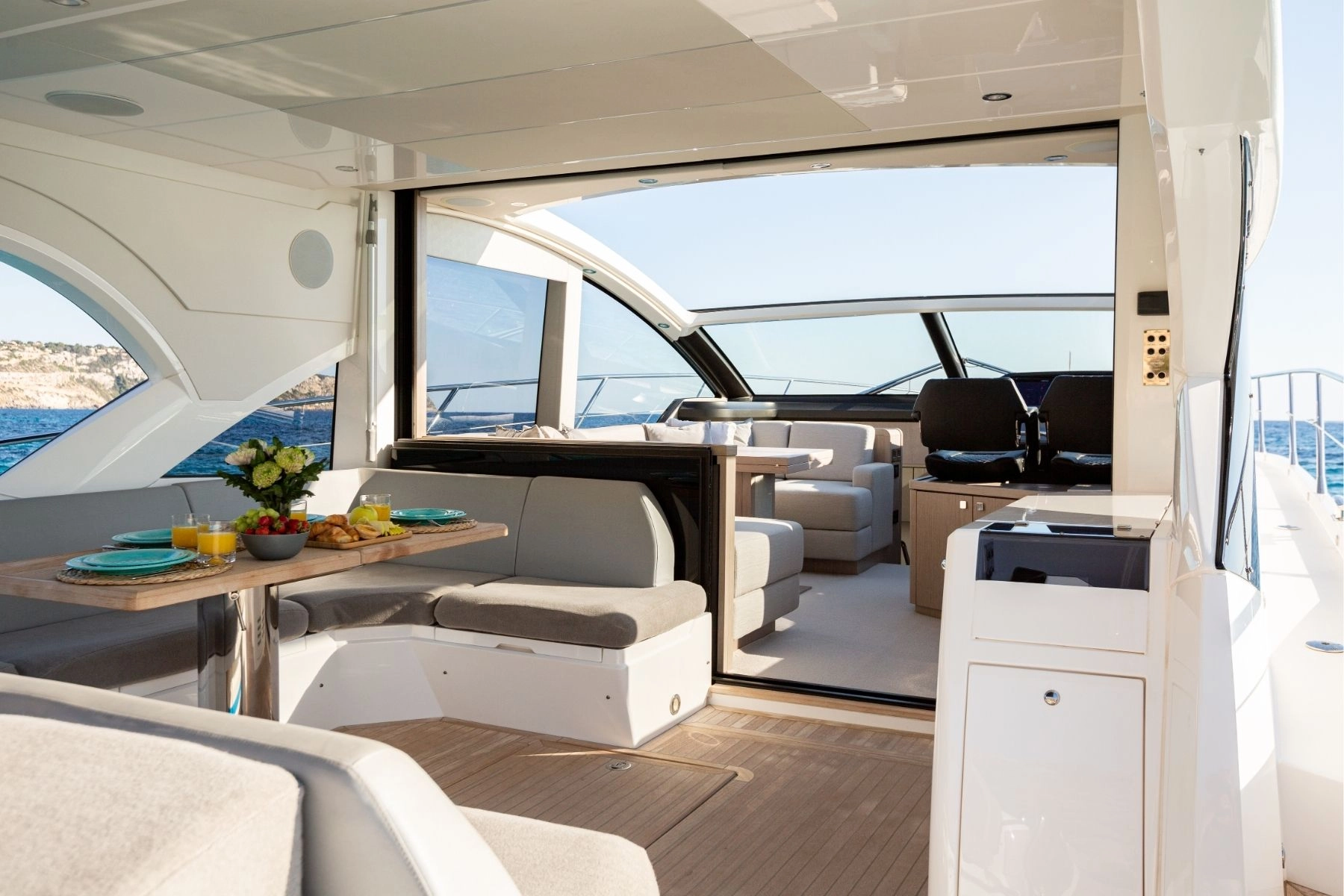 Charter yacht Sunseeker Predator 57 Boefje II outdoor indoor.