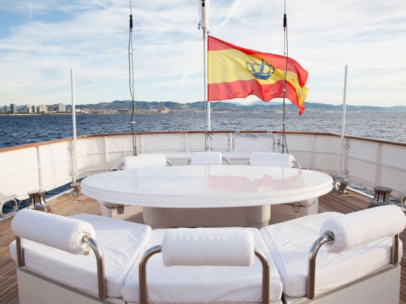 Sailing yacht Mata Mua alfresco dinning area.