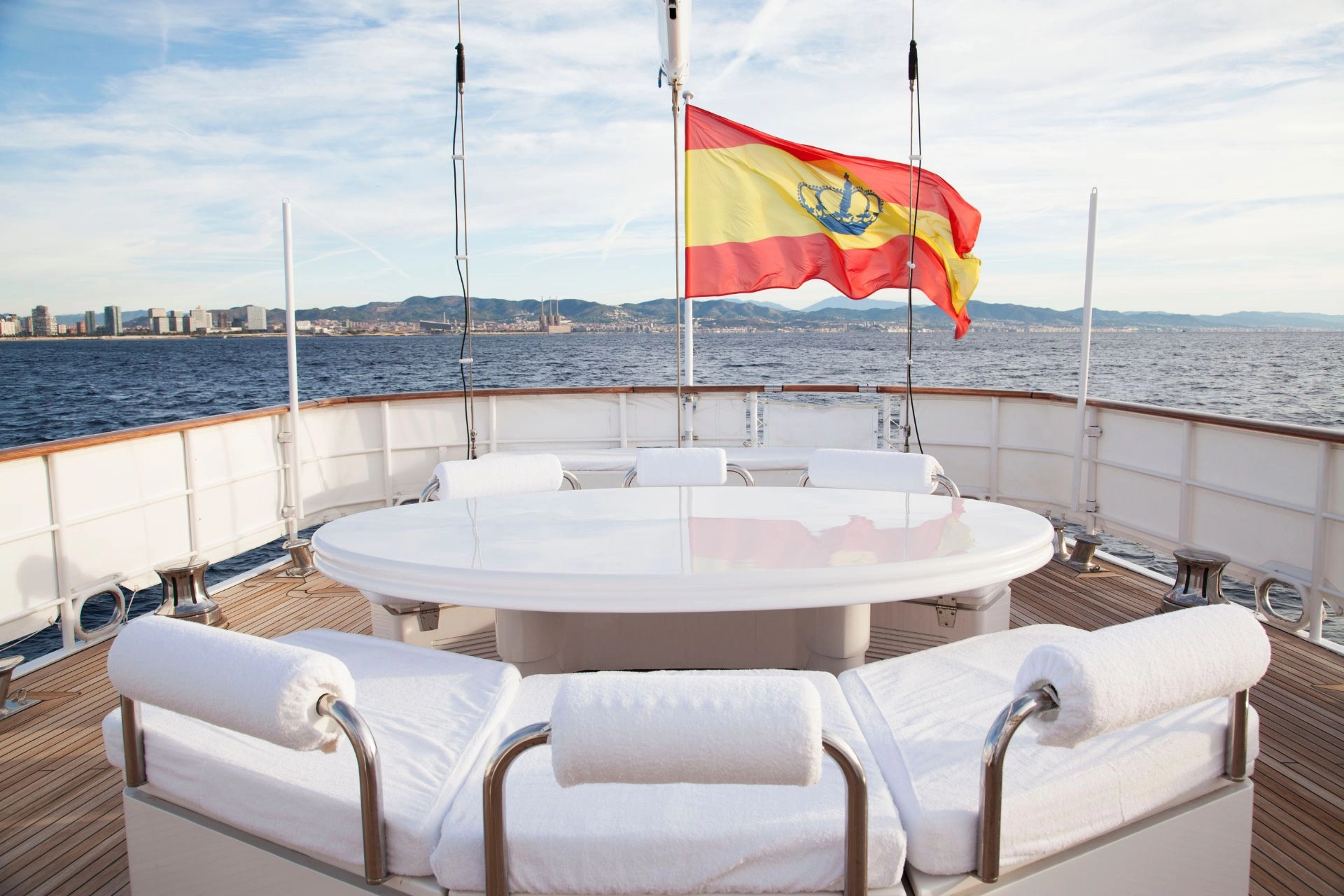 Sailing yacht Mata Mua alfresco dinning area.