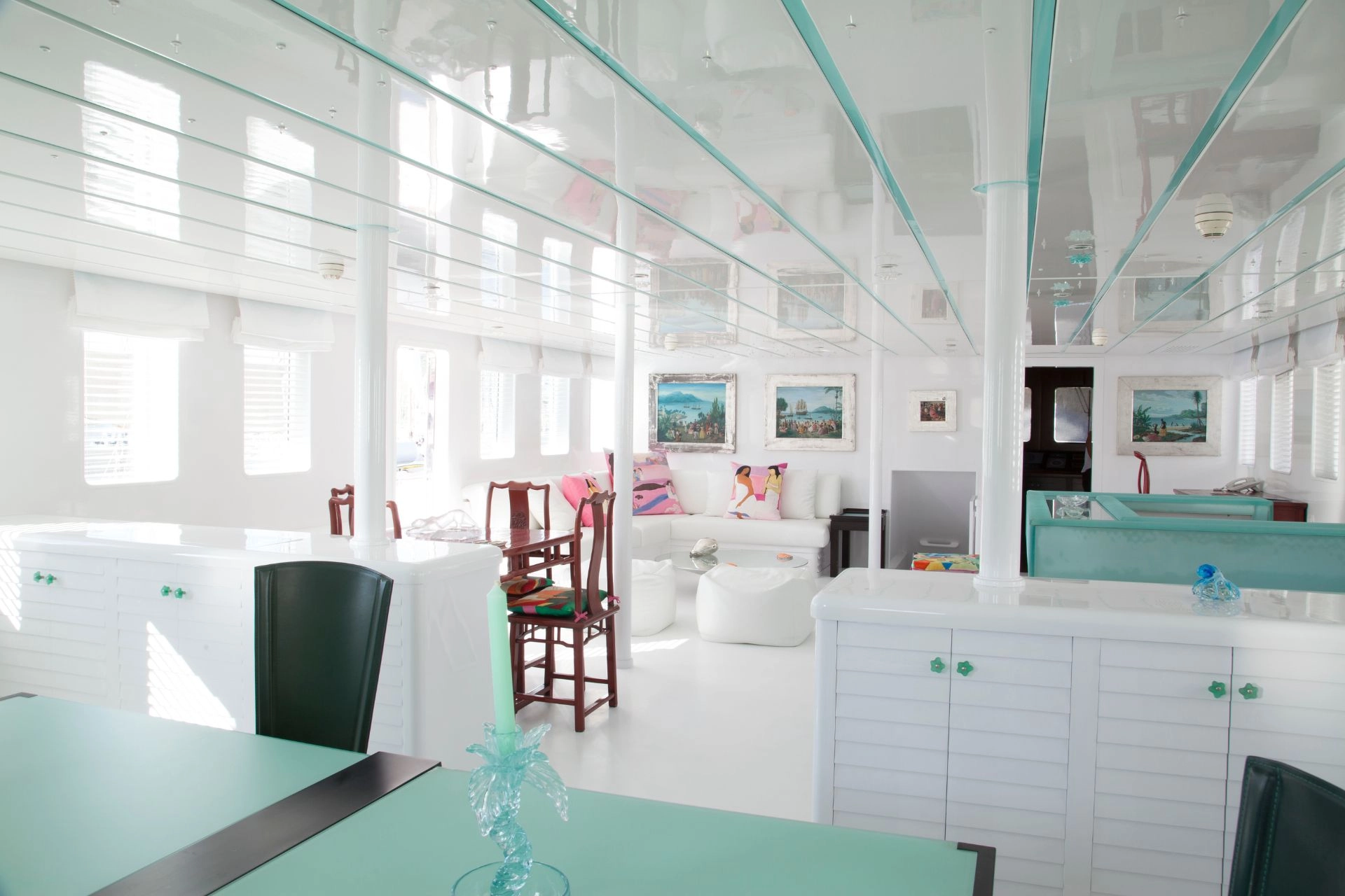 Sailing yacht Mata Mua interior.