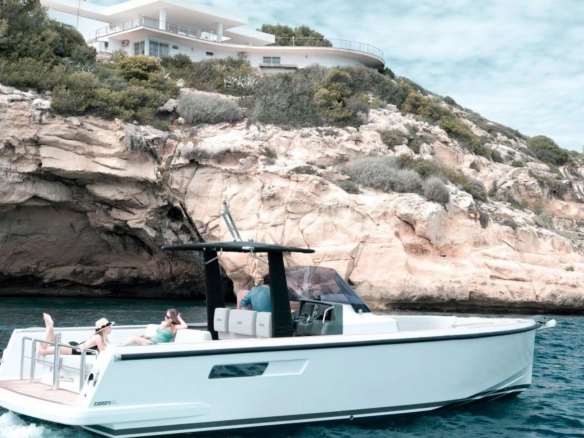Charter yacht Fjord 36 Titan in Palma de Mallorca.