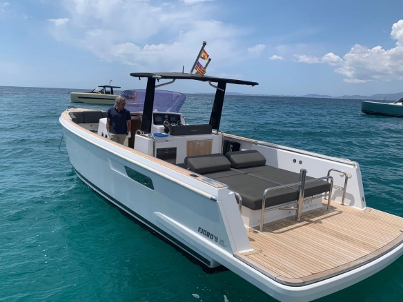 Charter yacht Fjord 36 Titan in Mallorca.