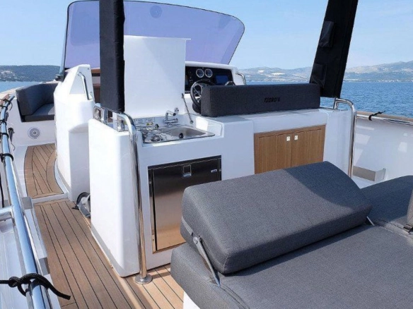 Charter yacht Fjord 36 Titan.