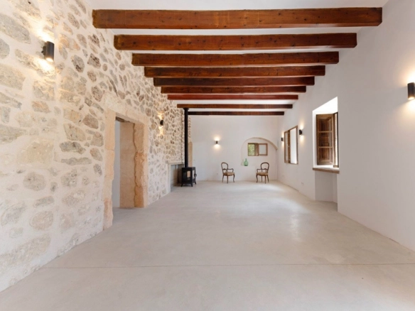 Real estate for sale Mallorcan Possessio Ariany.