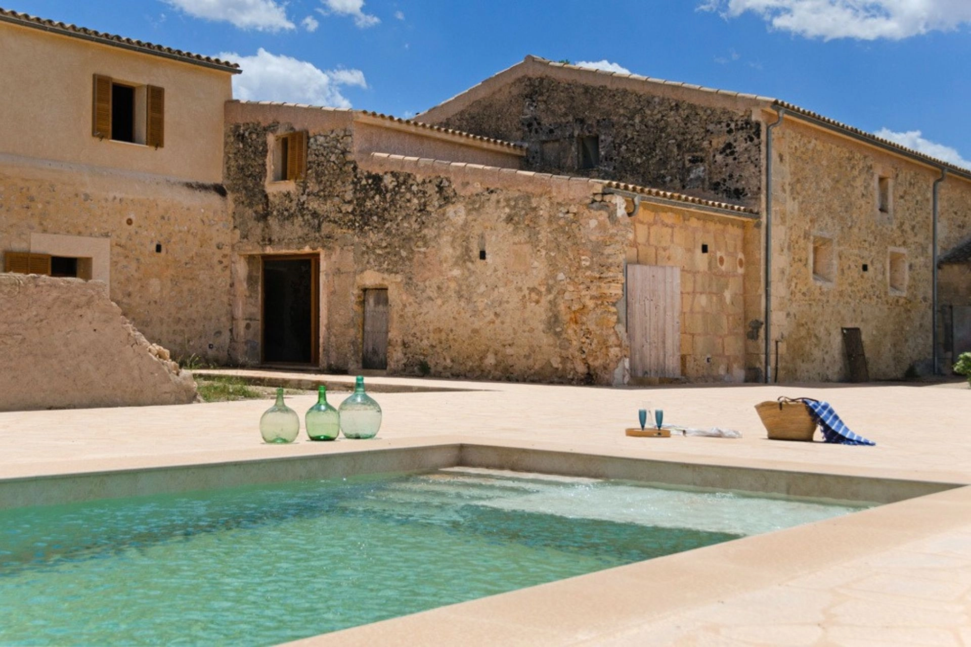 Real estate for sale Mallorcan Possessio Ariany.