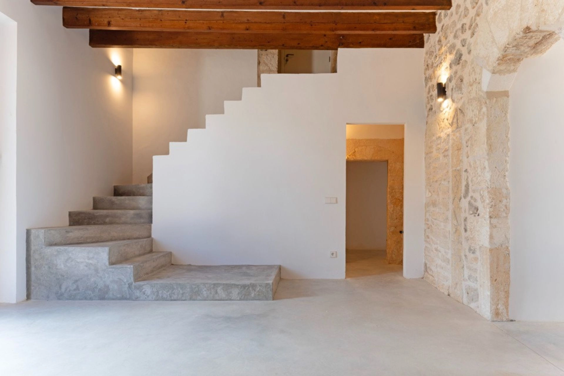 Real estate for sale Mallorcan Possessio Ariany.