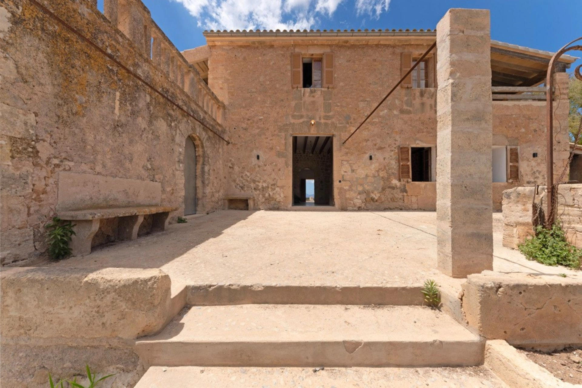 Real estate for sale Mallorcan Possessio Ariany.