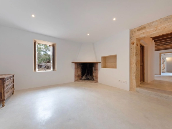 Real estate for sale Mallorcan Possessio Ariany.