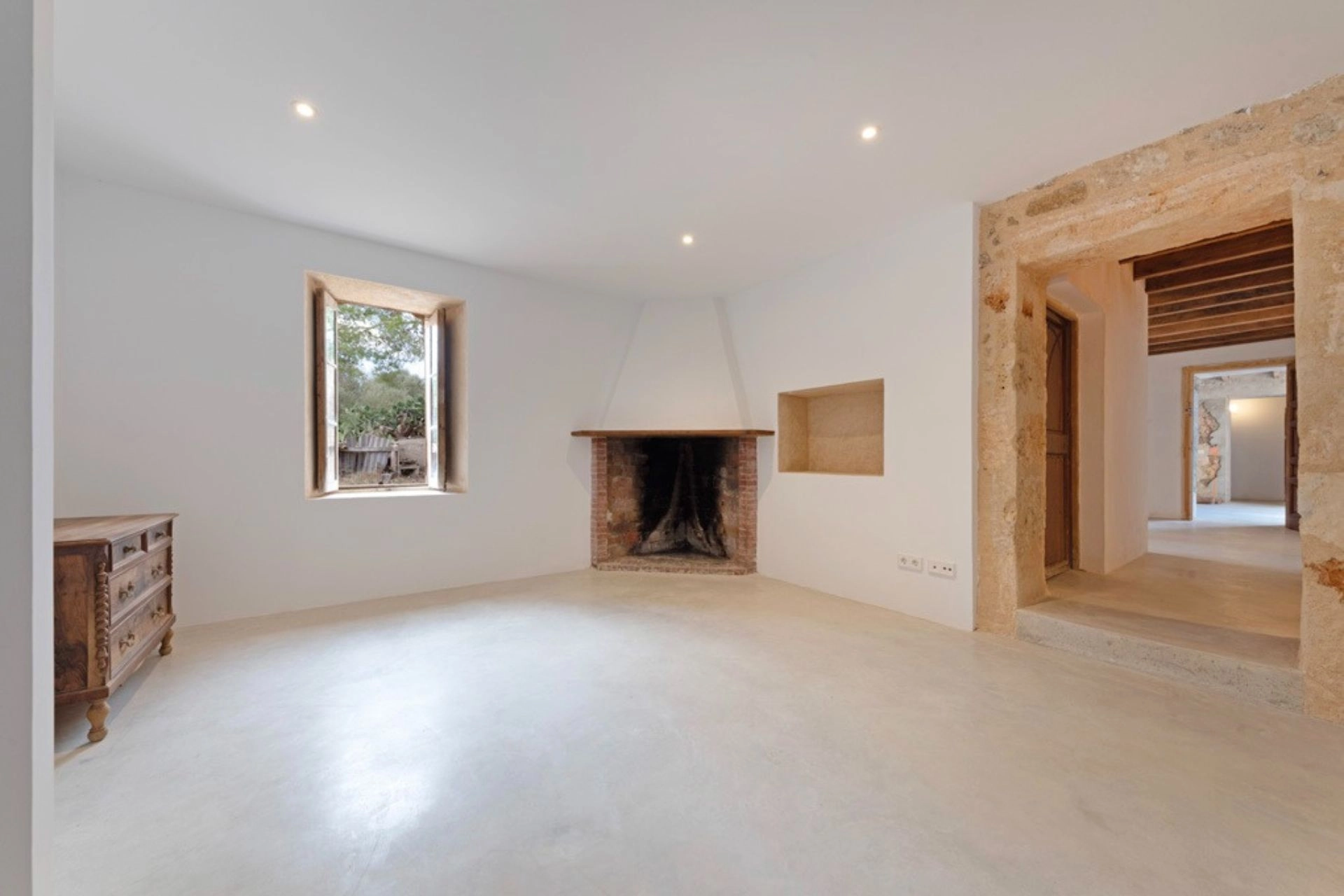 Real estate for sale Mallorcan Possessio Ariany.