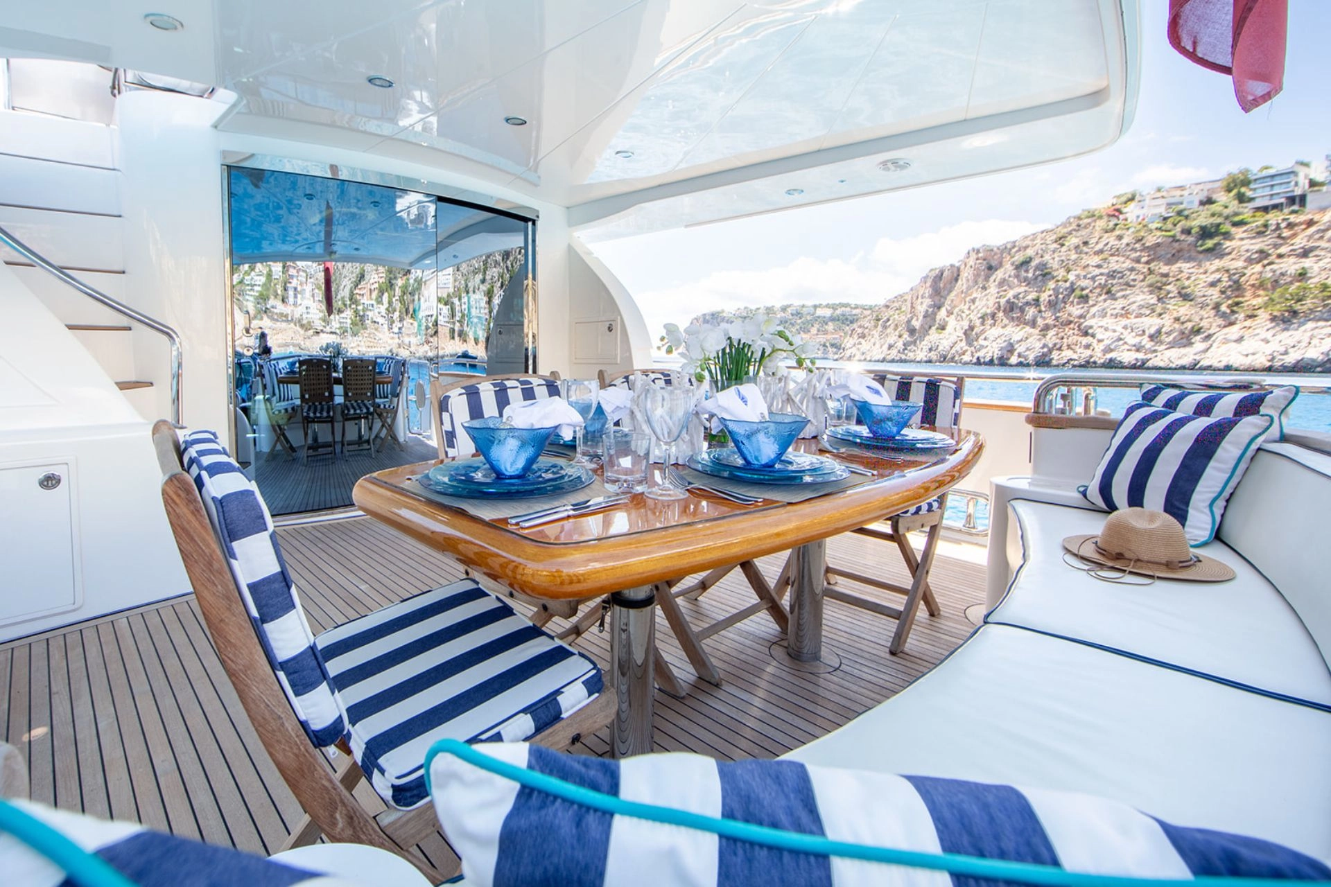 Alfresco dining area of motor yacht Elegance 78 Ethele.