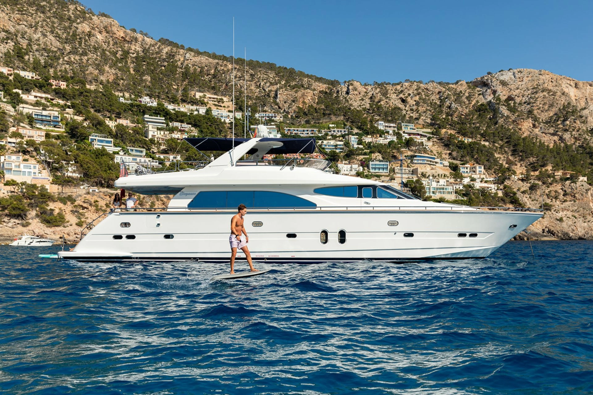 Motor yacht Elegance 78 Ethele with fliteboard.