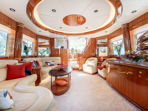 Interior salon of motor yacht Elegance 78 Ethele.