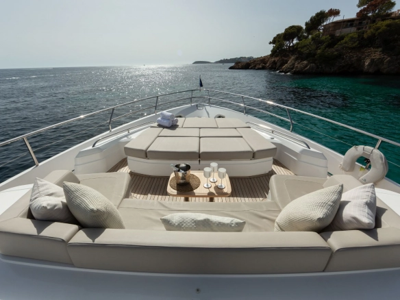 Bow of motor yacht Princess Y78 Mio Barco.