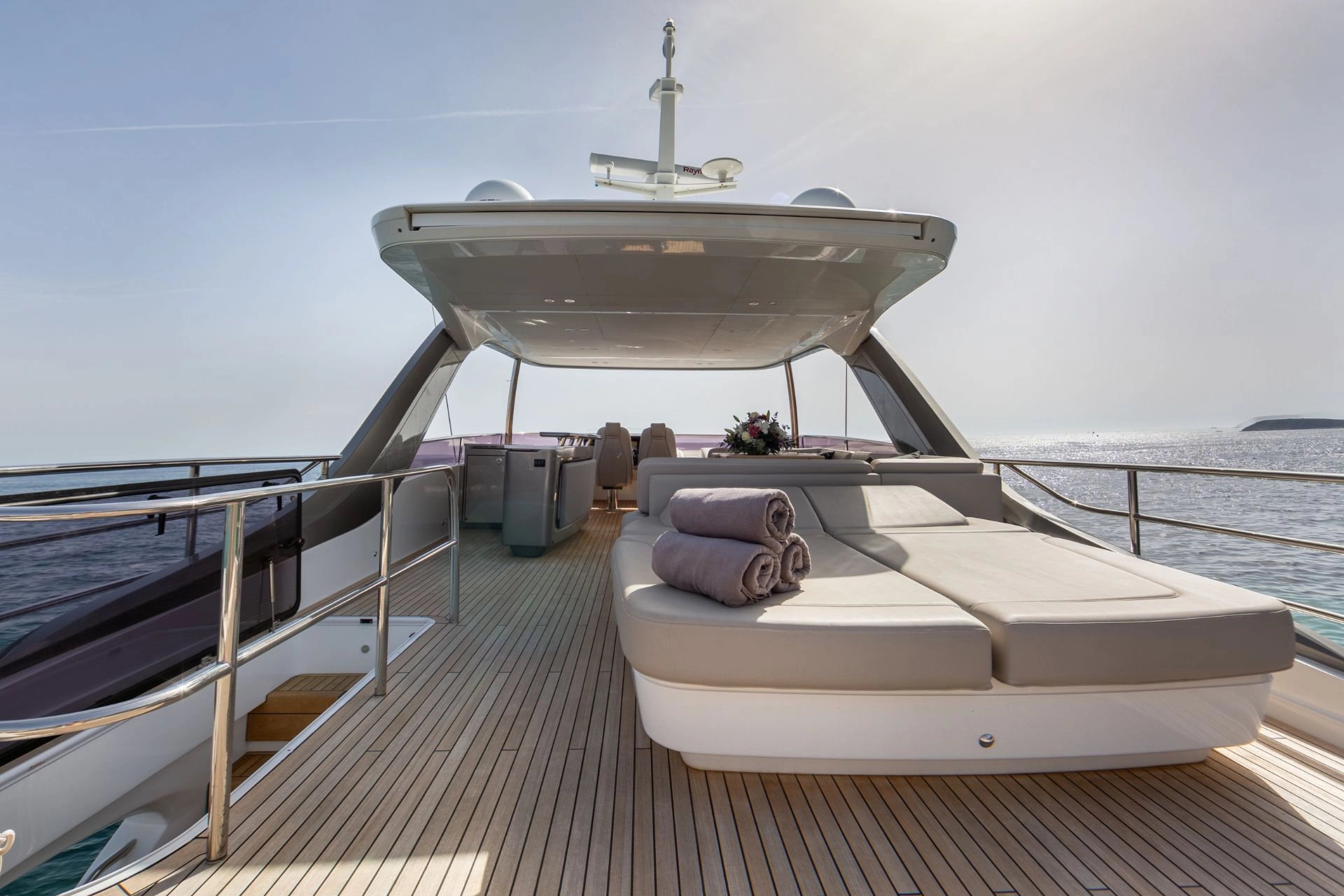 Flybridge of motor yacht Princess Y78 Mio Barco.
