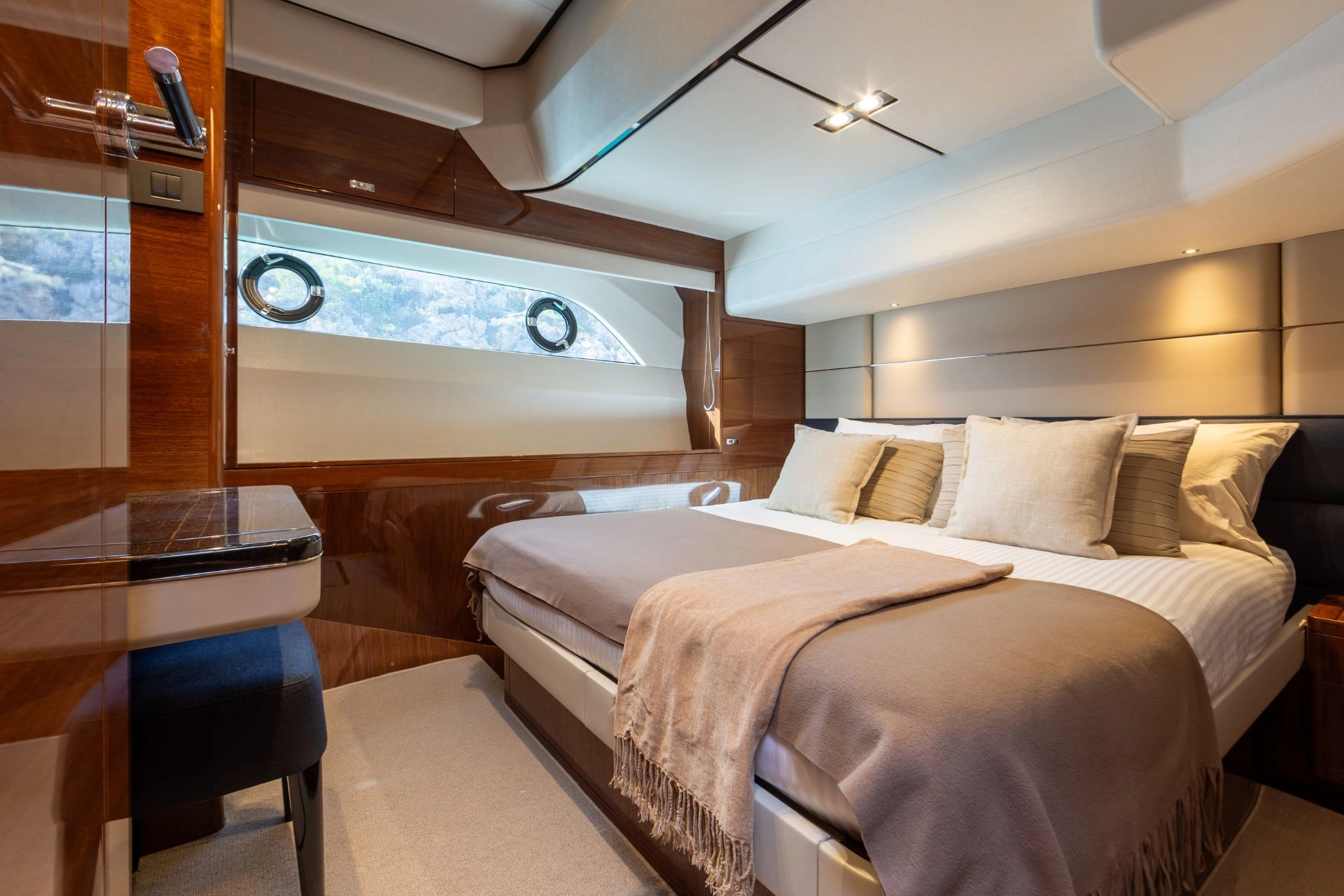 Cabin of motor yacht Princess Y78 Mio Barco.