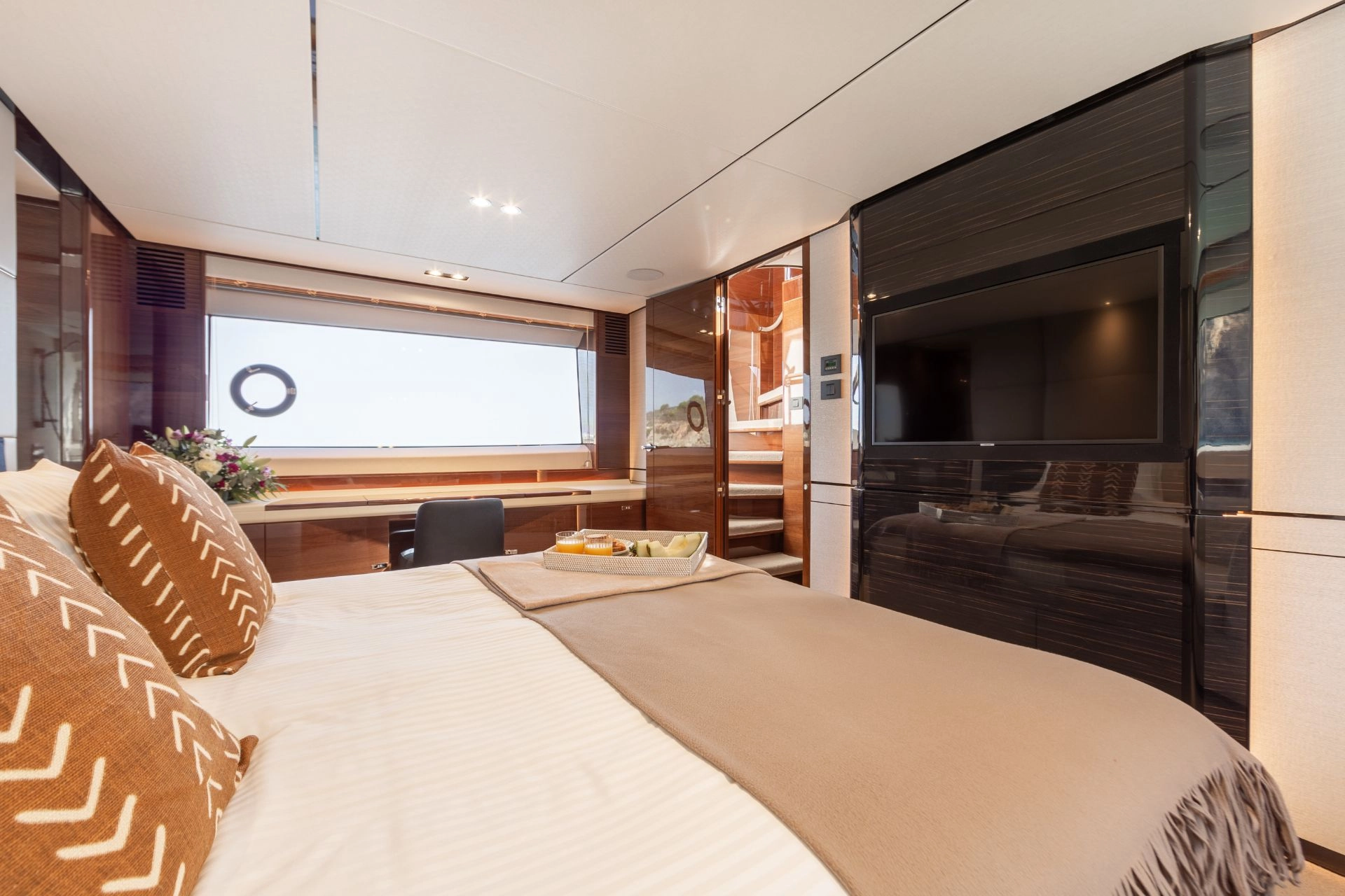Cabin of motor yacht Princess Y78 Mio Barco.