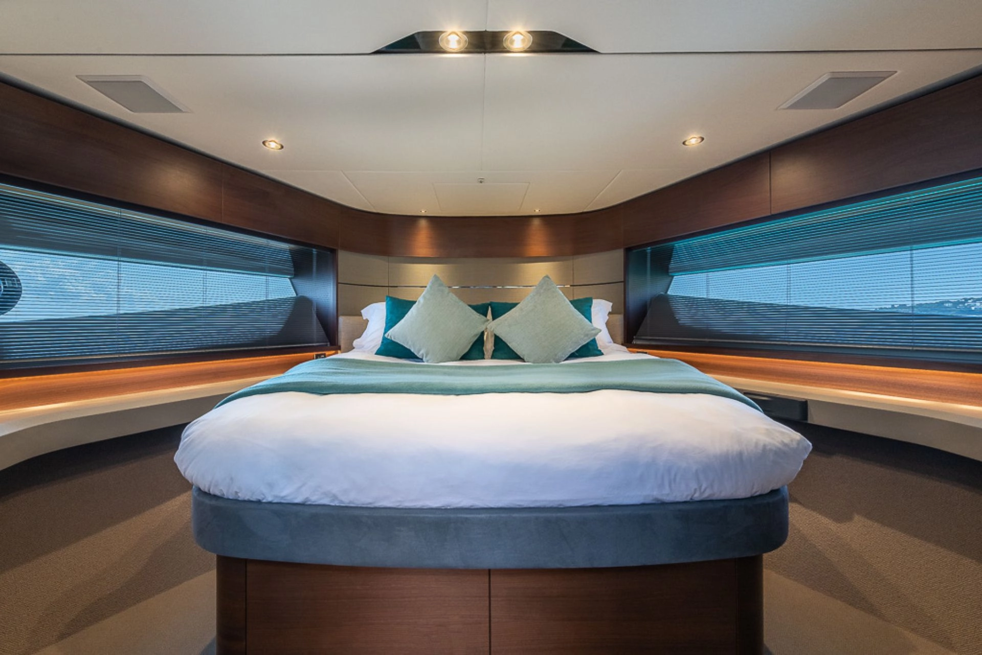 Guest cabin of charter yacht Princess S60 Aquavista.
