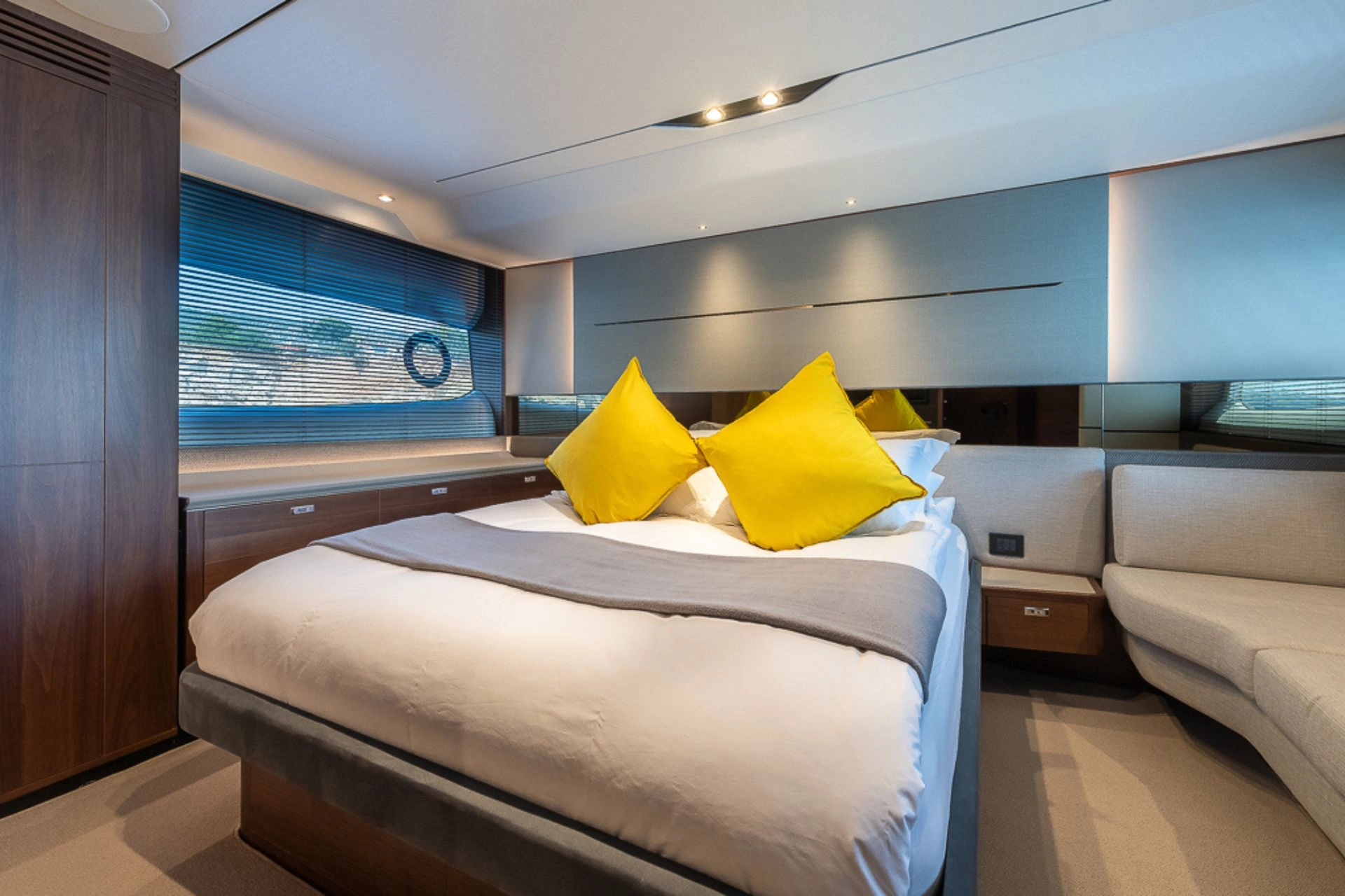 Guest cabin of charter yacht Princess S60 Aquavista.