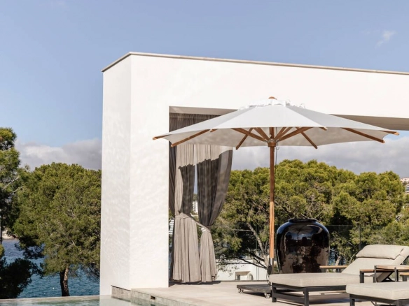 Pool of Santa Ponsa Dream property in Mallorca.