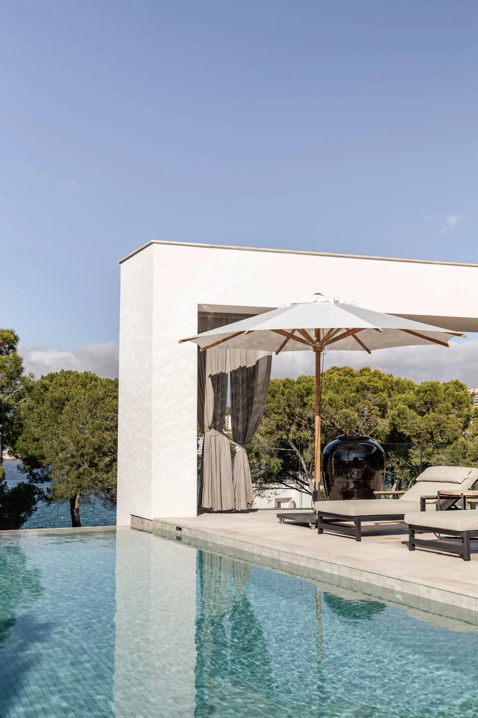 Pool of Santa Ponsa Dream property in Mallorca.