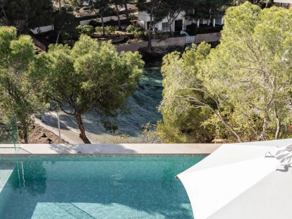Pool of Santa Ponsa Dream property in Mallorca.