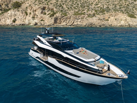 Charter yacht Sunseeker 95 Blue Infinity One in Mallorca.