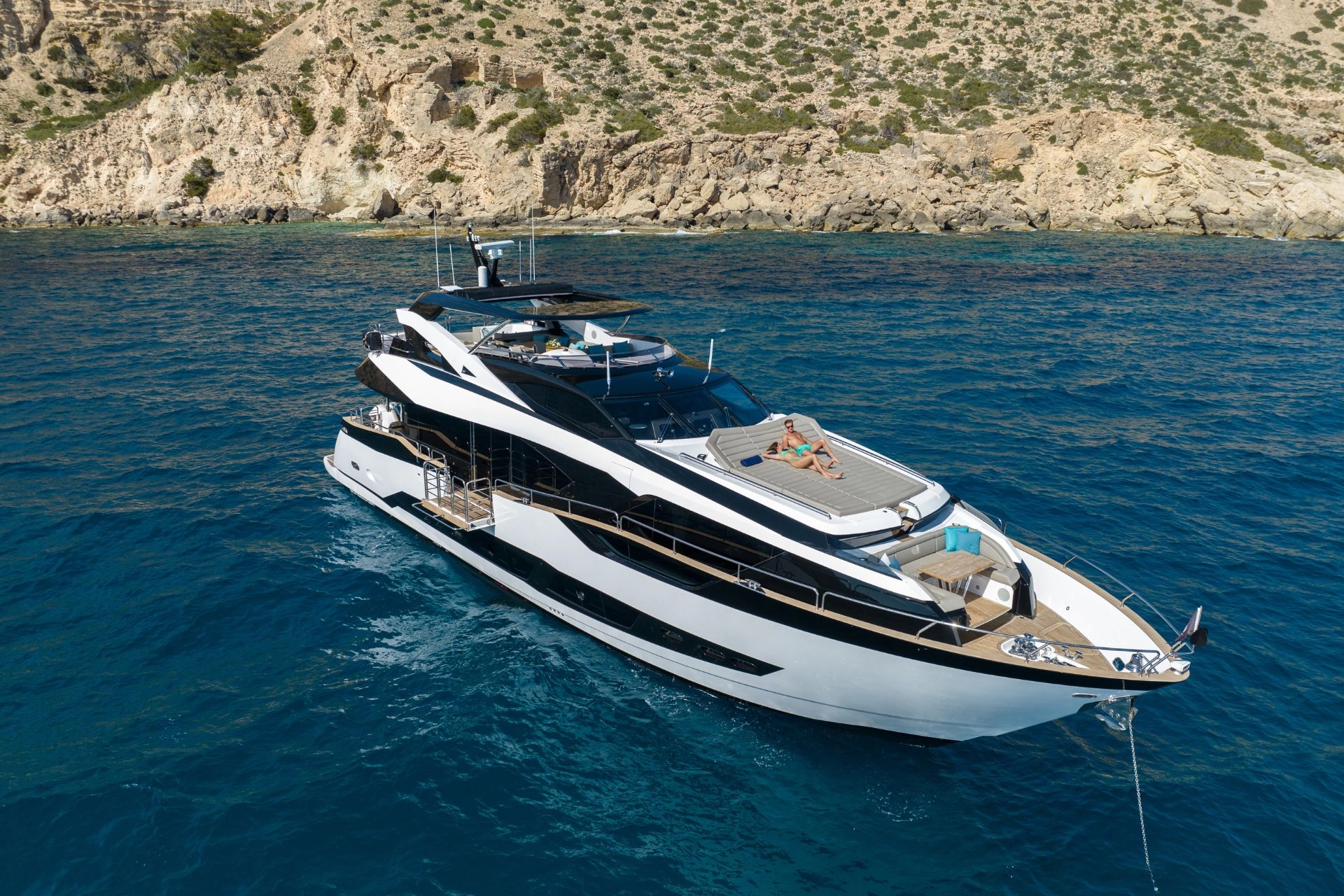 Charter yacht Sunseeker 95 Blue Infinity One in Mallorca.