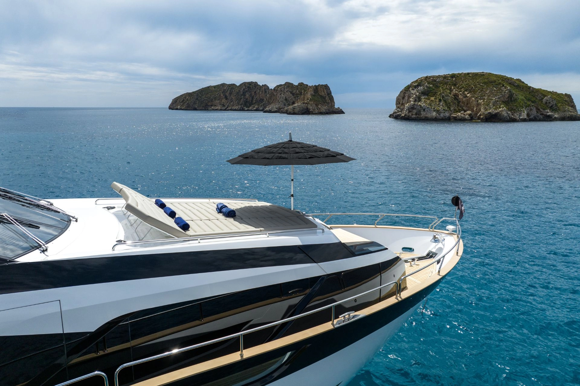 Charter yacht Sunseeker 95 Blue Infinity One in the Balearic Islands.