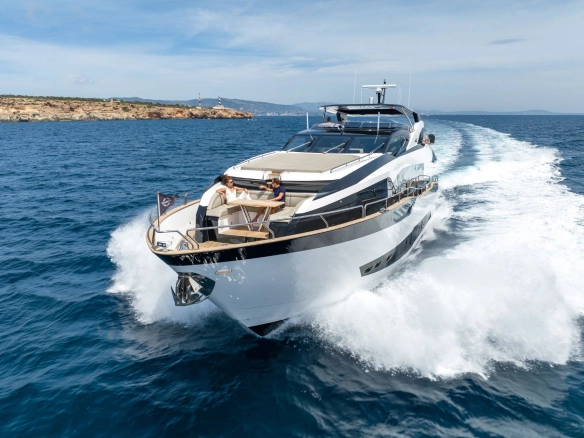 Sunseeker 95 High Energy cruising.