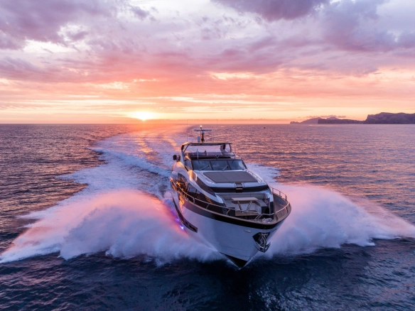 Sunseeker 95 High Energy cruising.