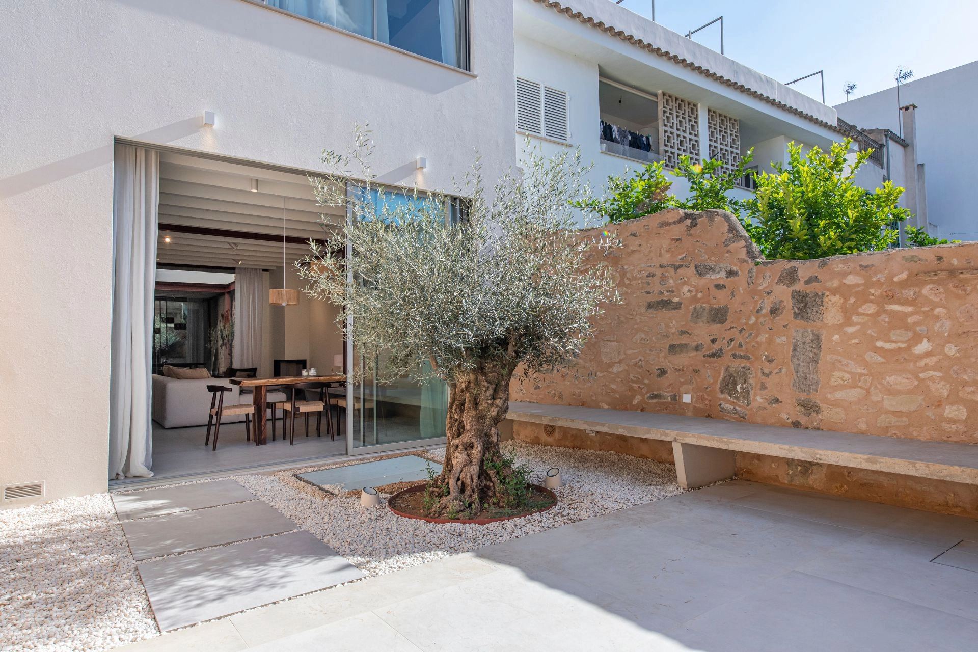 Spectacular townhouse in Llucmajor for sale.