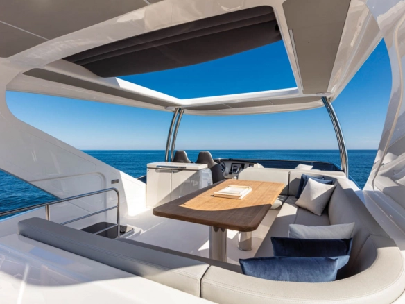 Flybridge of charter yacht Absolute 62 Fly Emilia II.