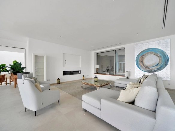 Salon of Villa Bond in Cala Vinyes.