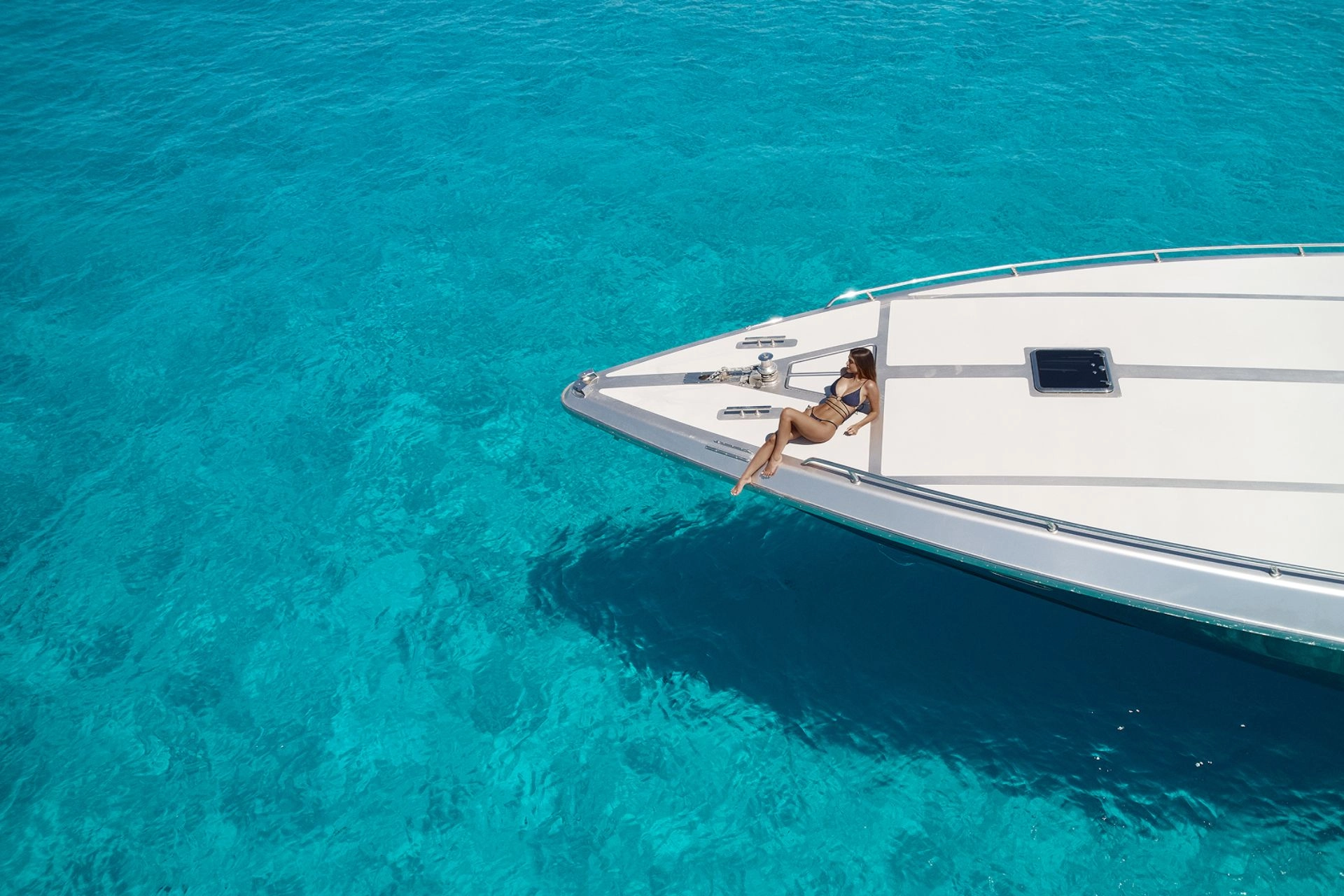 Bow of charter yacht Baia 80 Mintaka.