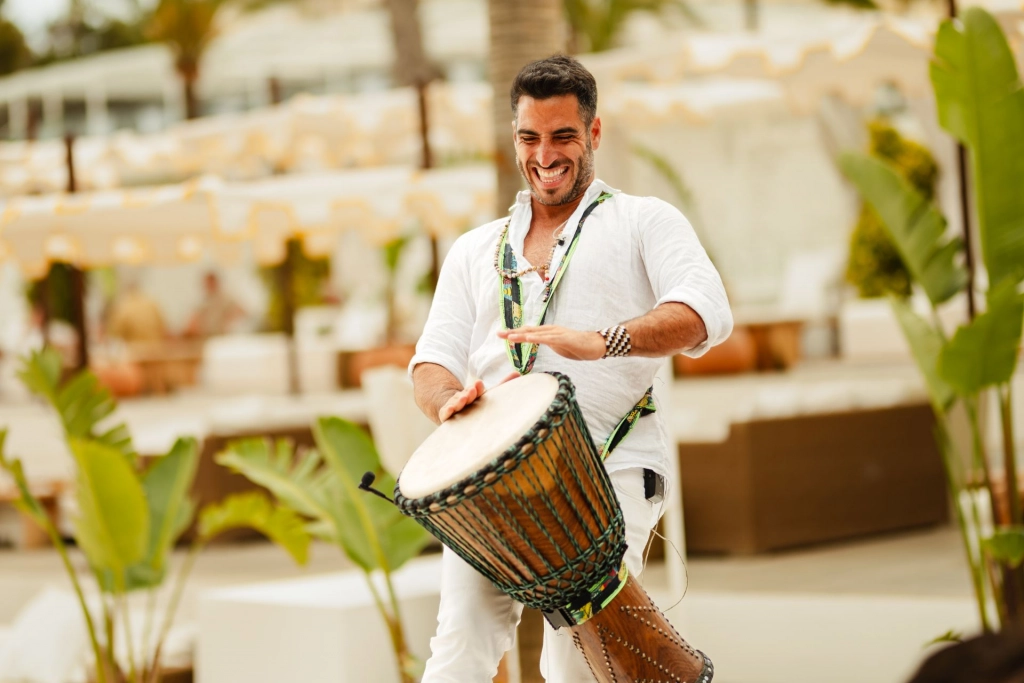 Musician at Nikki Beach Mallorca.