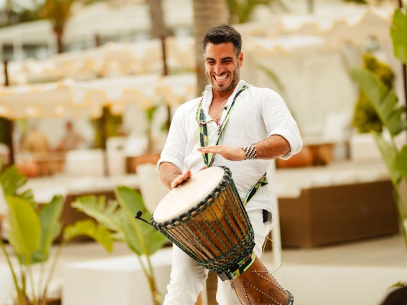 Musician at Nikki Beach Mallorca.