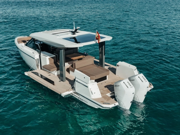 Charter yacht Saxdor 400 GTO Bali in Mallorca.