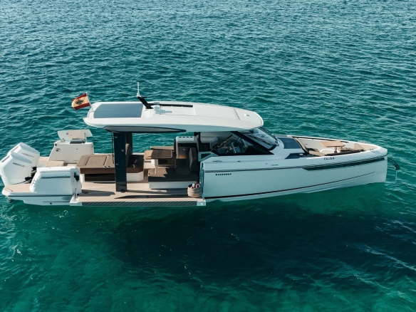 Charter yacht Saxdor 400 GTO Bali in Mallorca.
