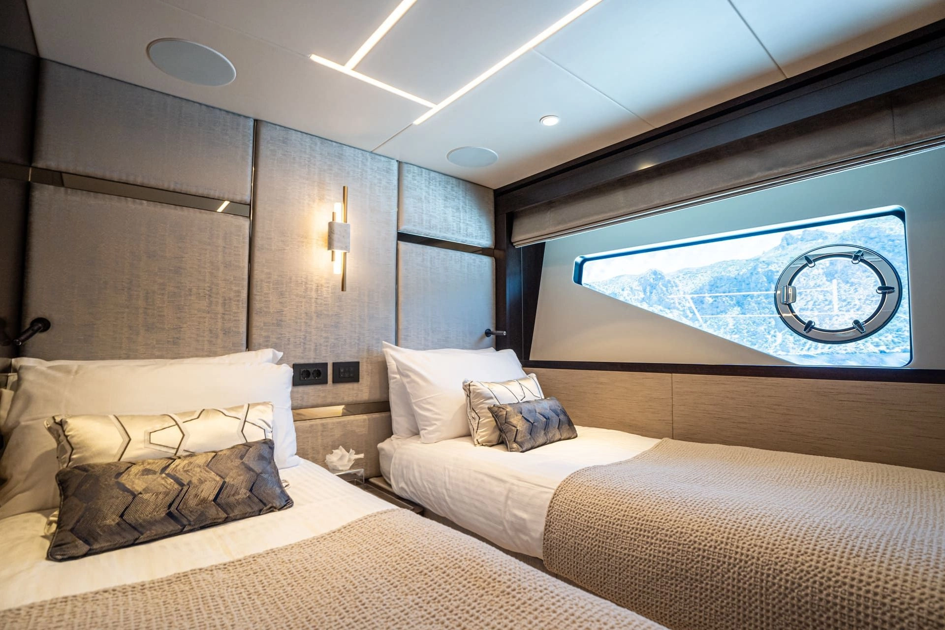 Double cabin of charter yacht Sunseeker 88 Moonlight in Mallorca.