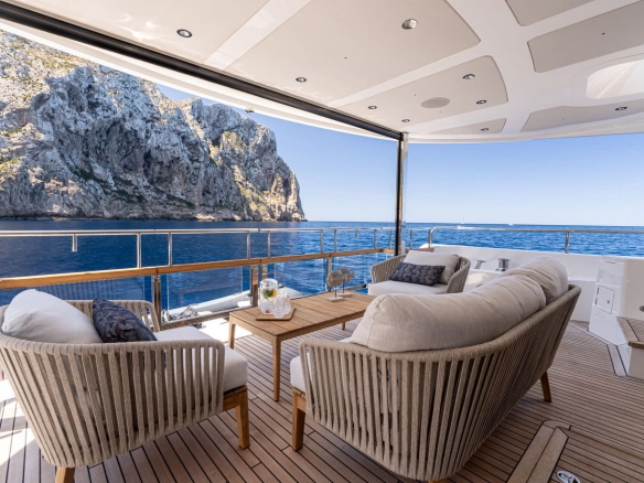 Flybridge lounge of charter yacht Sunseeker 88 Moonlight in Mallorca.