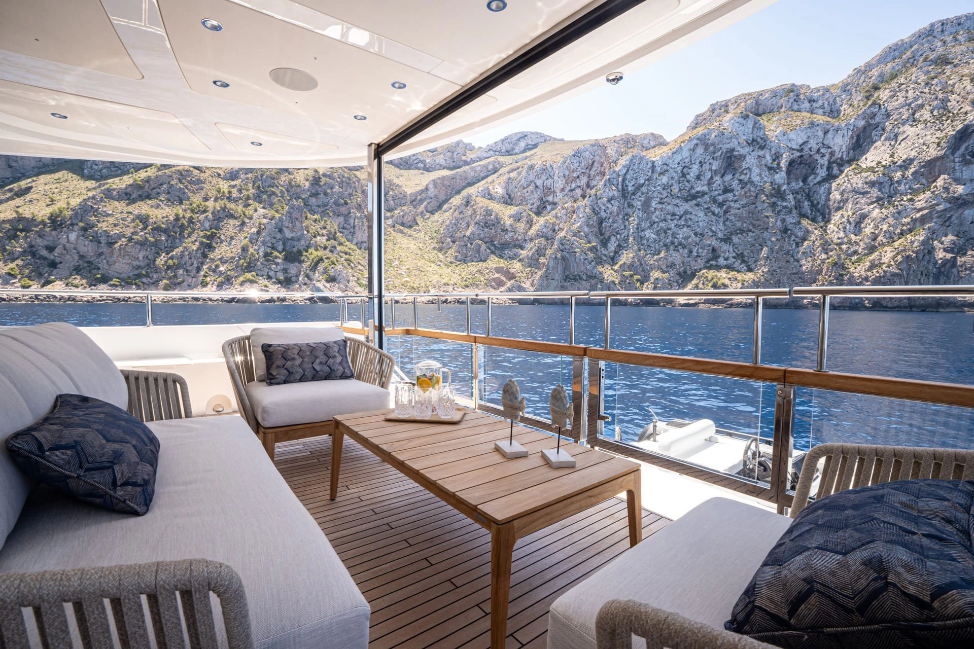Flybridge lounge of charter yacht Sunseeker 88 Moonlight in Mallorca.