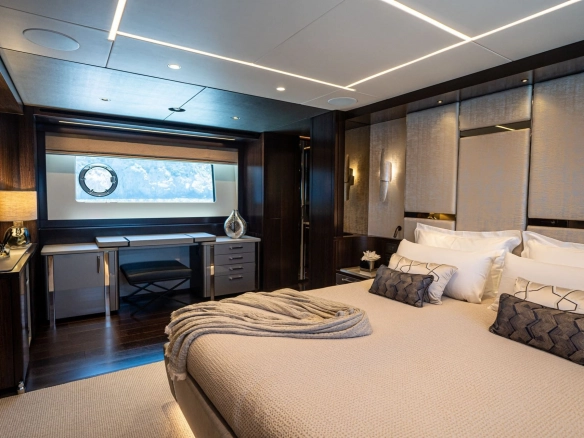 Suite of charter yacht Sunseeker 88 Moonlight in Mallorca.