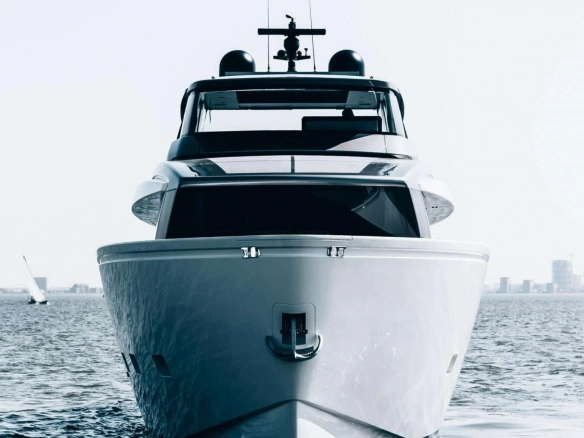 Charter yacht Sanlorenzo SX76 Globito de Mar.